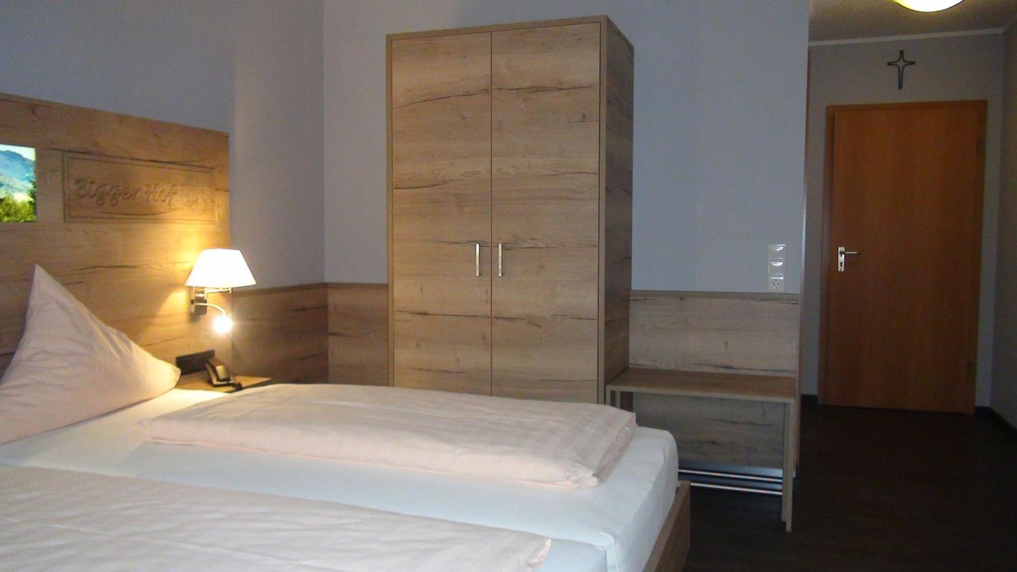 Hotel Bigger Hof - Wirtshaus Platzhirsch Am Jahnplatz Ольсберг Экстерьер фото